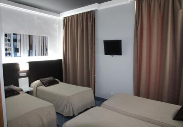 Hostal Plaza Ruiz Ceuta Værelse billede